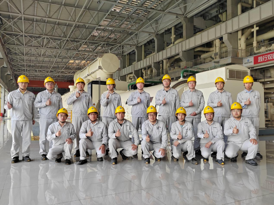 宜城發電公司運行三值合影(攝影:劉祥) 宜城發電公司運行三值合影(攝影:劉祥)